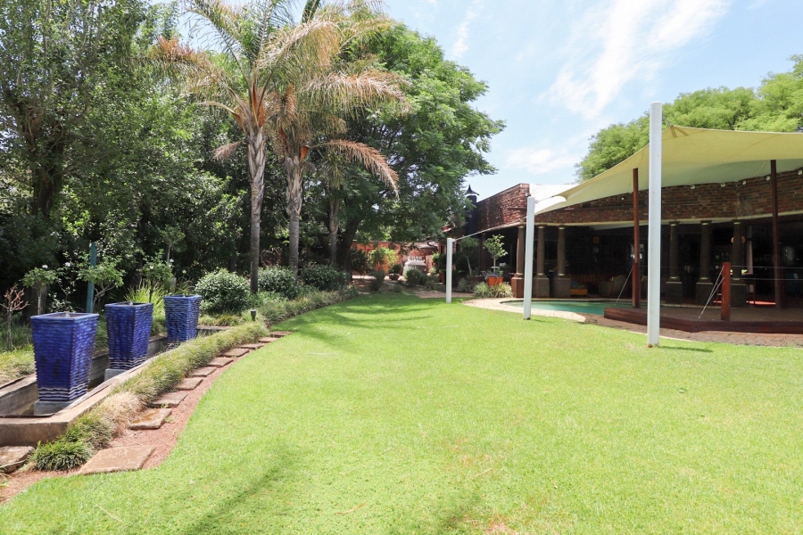 5 Bedroom Property for Sale in Wilkoppies North West